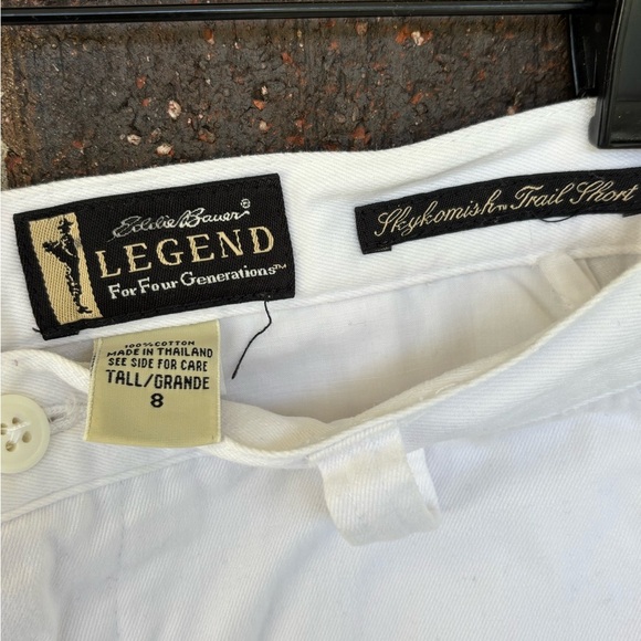 Women’s Eddie Bauer white golf shorts 8 tall ECU Hiking walking T - Picture 2 of 3